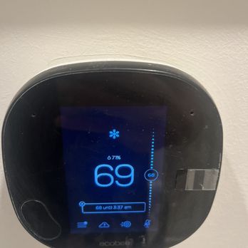 Platform - This is our thermostat showing the humidity at 71%, anything over 40% is considered dangerous for long term living environments. - Apartments Near Me - Alexandria, Virginia Platform - This is our thermostat showing the humidity at 71%, anything over 40% is considered dangerous for long term living environments. - Apartments Near Me - Alexandria, Virginia