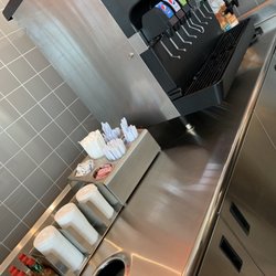 Chapps Burgers - Ooooo, so tidy! So clean, you could eat off it... oh, wait... XD