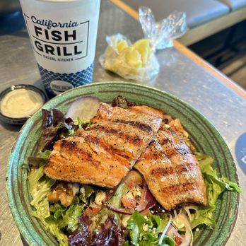 California Fish Grill - Grilled Salmon Salad wild caught sockeye salmon and Strawberry mint juice drink - Seafood Near Me - El Cajon, California