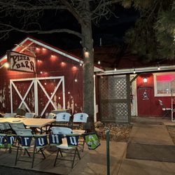 Pizza Barn - Outside