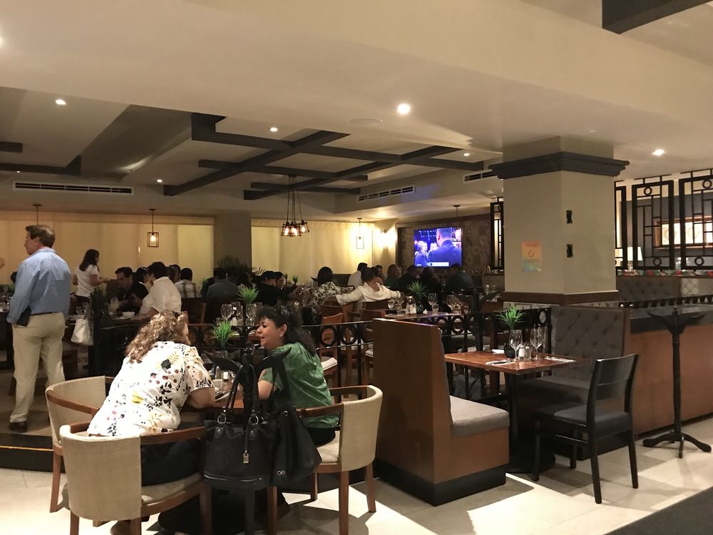 Papagayo Restaurant & Lounge