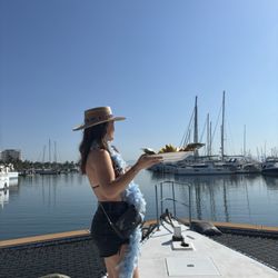 Ally Cat Sailing - Fresh fruit when we arrived!