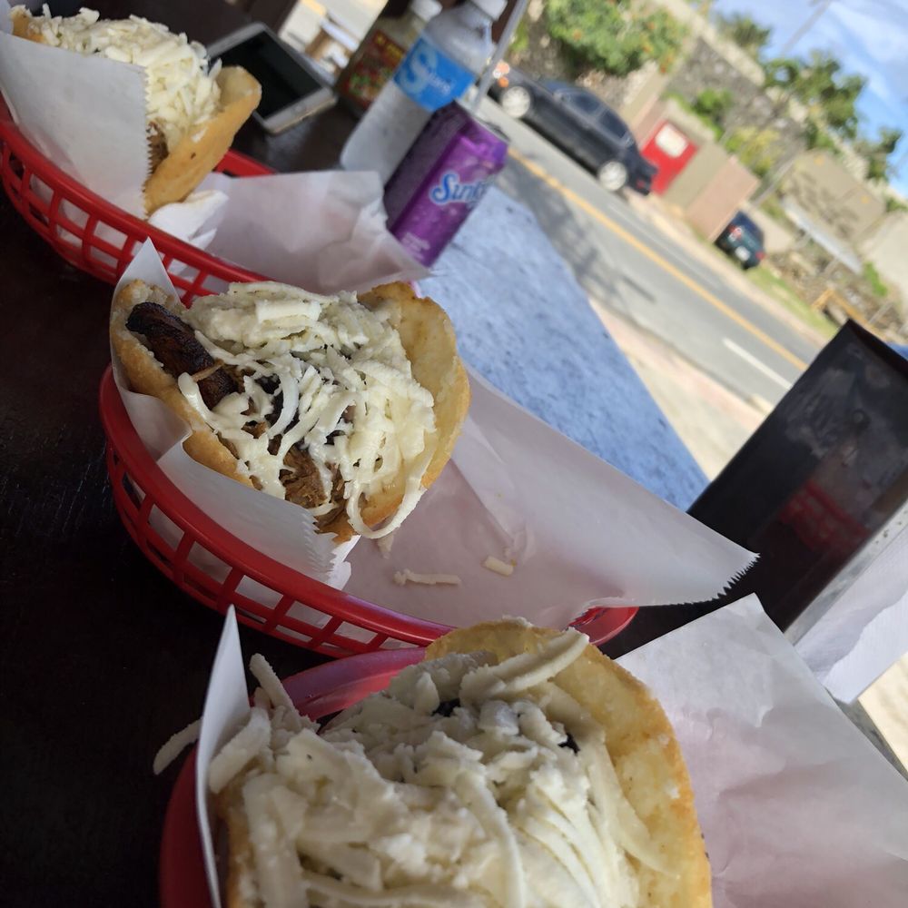 Los Chamos Arepas - Pabellon Arepas: Shredded Beef, Black Beans, Fried Sweet Plantains and Fresh Mozzarella Cheese (1/26/2018) - Venezuelan Near Me - Carolina, Puerto Rico Los Chamos Arepas - Pabellon Arepas: Shredded Beef, Black Beans, Fried Sweet Plantains and Fresh Mozzarella Cheese (1/26/2018) - Venezuelan Near Me - Carolina, Puerto Rico