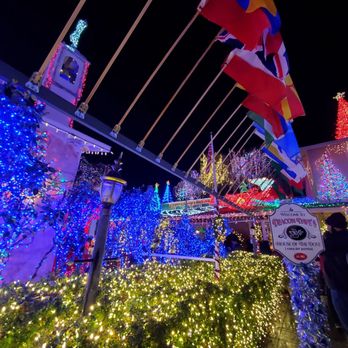 Deacon Dave's Christmas Lights - Light display - Holiday Decorating Services Near Me - Livermore, California