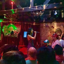 Akbal - Morganna Love en directo.