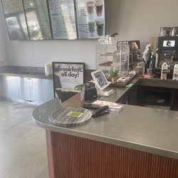 Green & Tonic - Front area