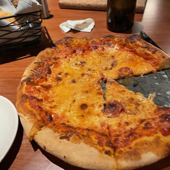 Americus at LaBelle Winery - The pizza - very good crust. - Bars Near Me - Derry, New Hampshire
