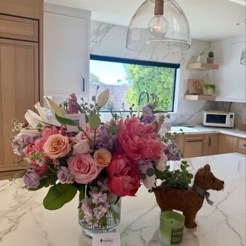 Flower Synergy - 12 year anniversary custom arrangement - Florists Near Me - Costa Mesa, California Flower Synergy - 12 year anniversary custom arrangement - Florists Near Me - Costa Mesa, California