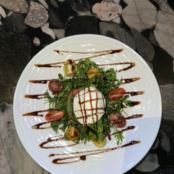 Top Bar Restaurant - Caprese Burrata salad with balsamic glaze, arugula and cherie tomatoes - Modern European Near Me - Las Vegas, Nevada Top Bar Restaurant - Caprese Burrata salad with balsamic glaze, arugula and cherie tomatoes - Modern European Near Me - Las Vegas, Nevada
