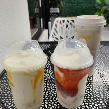 Moge Tee - Mango Pomelo (left) Strawberry Pomelo (right) - Bubble Tea Near Me - San Diego, California