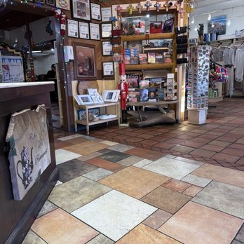 Coffee Pot Restaurant - Front entrance - Breakfast & Brunch Near Me - Sedona, Arizona Coffee Pot Restaurant - Front entrance - Breakfast & Brunch Near Me - Sedona, Arizona