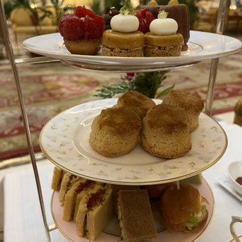 El Palace - Tea - Hotels Near Me - Barcelona, B El Palace - Tea - Hotels Near Me - Barcelona, B