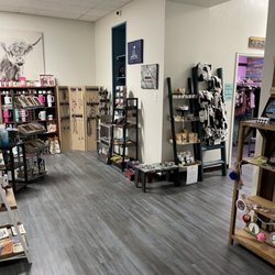 Herb & Earnie's - Boutique