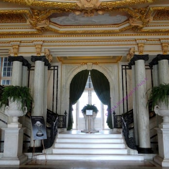 Flagler Museum - Grand Hall and main staircase as you enter the mansion.  This is the grandest and largest of any room in a Gilded Age home. - Museums Near Me - Palm Beach, Florida