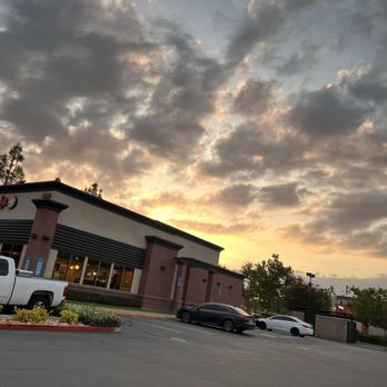 Wendy's - Fast Food Near Me - Corona, California