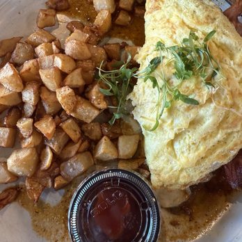 Pradera Brunch - Birria Braised Beef Omelette - Breakfast & Brunch Near Me - Baldwin Park, California Pradera Brunch - Birria Braised Beef Omelette - Breakfast & Brunch Near Me - Baldwin Park, California