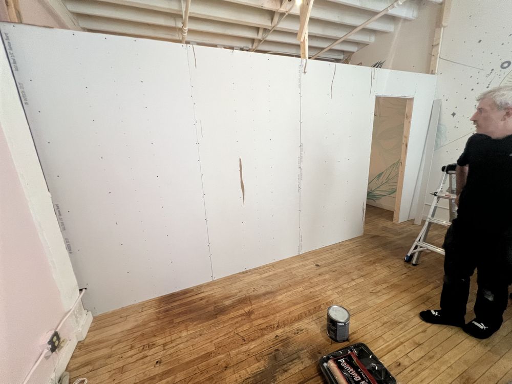 Slide of Daryna Construction