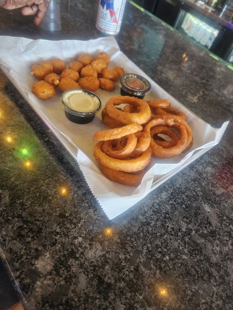 Magoo's Bar
