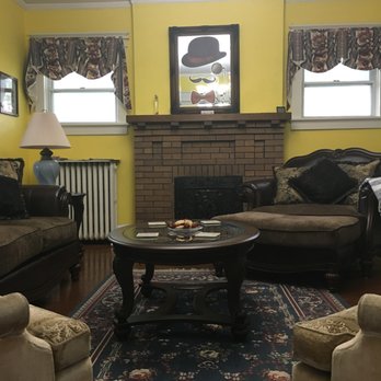 The Tibbetts House - A comfortable meeting place. - Bed & Breakfast Near Me - Highland, Illinois The Tibbetts House - A comfortable meeting place. - Bed & Breakfast Near Me - Highland, Illinois
