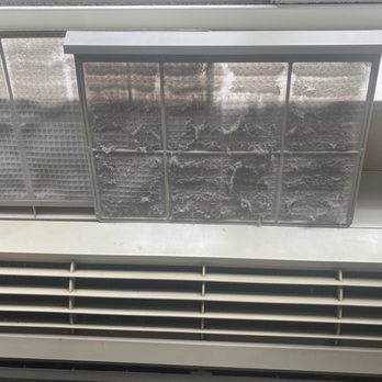 Baymont by Wyndham Clinton - Clogged air conditioning filters. Had to remove to get cool air. - Hotels Near Me - Clinton, Tennessee