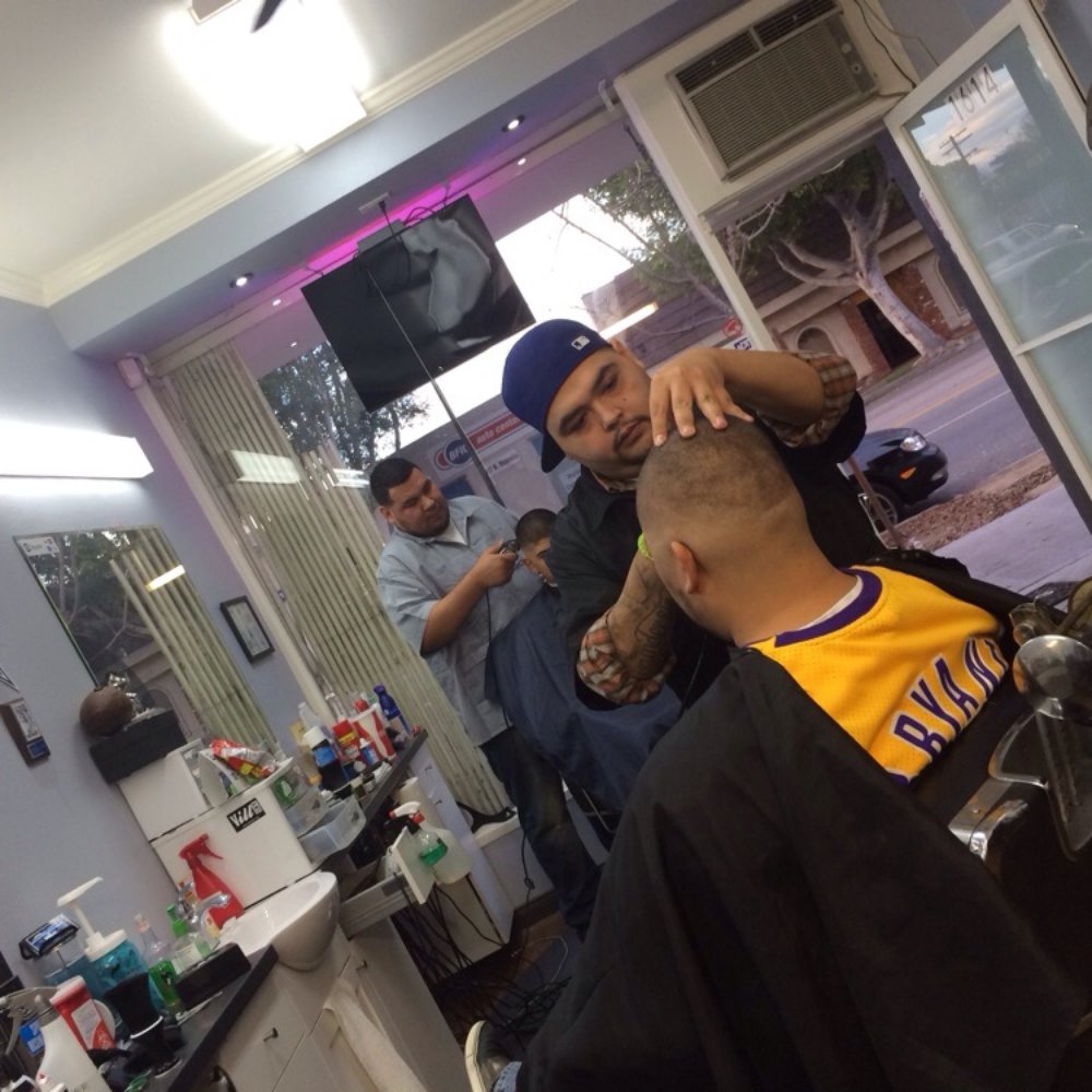 Oscar's Barber Shop - Barbers Near Me - Burbank, California Oscar's Barber Shop - Barbers Near Me - Burbank, California
