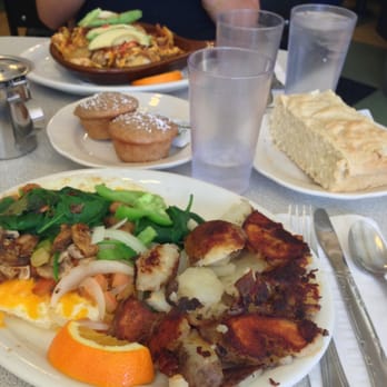 Ocean Diner - Veggie omelette, biscuits, banana muffin, and the morning after breakfast at the far end - Diners Near Me - Hermosa Beach, California Ocean Diner - Veggie omelette, biscuits, banana muffin, and the morning after breakfast at the far end - Diners Near Me - Hermosa Beach, California