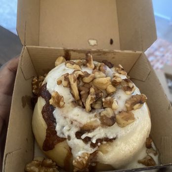 Cinnaholic - Custom Build Your Own Cinnamon Roll - Bakeries Near Me - Gilbert, Arizona