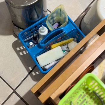 Allure Nails Spa - This is where the tools sit after being dipped in dirty foot bath water. - Nail Salons Near Me - Tavernier, Florida
