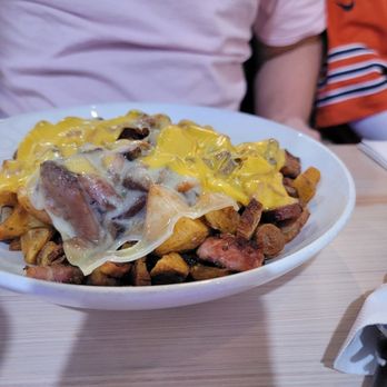 Honeybear Cafe - Build your own skillet - Breakfast & Brunch Near Me - Chicago, Illinois