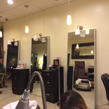 Spa Glisten Nails - Nice lil spot. - Nail Salons Near Me - Glendale, California Spa Glisten Nails - Nice lil spot. - Nail Salons Near Me - Glendale, California