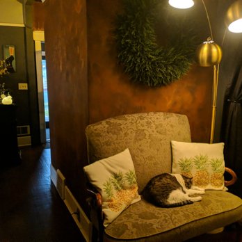 929 Woodfire Grill - Waiting for the restroom - Steakhouses Near Me - Port Angeles, Washington