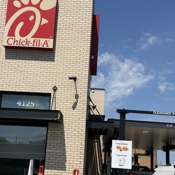 Chick-fil-A - Fast Food Near Me - Saint Louis, Missouri