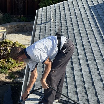 Hella Clean Windows y Mas - Gutter downspout cleaning service - Window Washing Near Me Hella Clean Windows y Mas - Gutter downspout cleaning service - Window Washing Near Me
