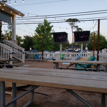Bungalow Heights - Outdoor seating with cornhole and tvs! - Bars Near Me - Houston, Texas