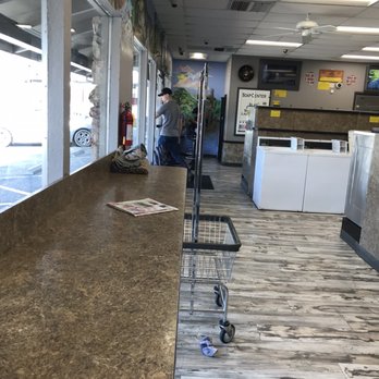 Gold Run Laundromat - No mask in laundromat - Laundromat Near Me - Grass Valley, California Gold Run Laundromat - No mask in laundromat - Laundromat Near Me - Grass Valley, California
