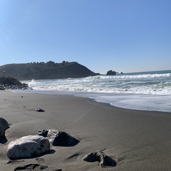 Rockaway Beach - Beaches Near Me - Pacifica, California