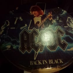 Venus Rock - Las banquetas estan decoradas con los principales grupos rockeros