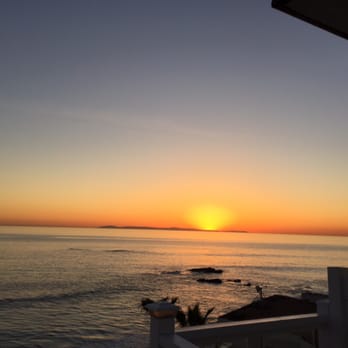 Capri Laguna - Beautiful sunset - Hotels Near Me - Laguna Beach, California Capri Laguna - Beautiful sunset - Hotels Near Me - Laguna Beach, California