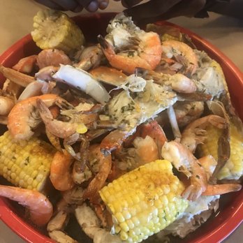 Crab Corner - E gets the The Garlic Steamer Sampler all to himself - Seafood Near Me - Las Vegas, Nevada