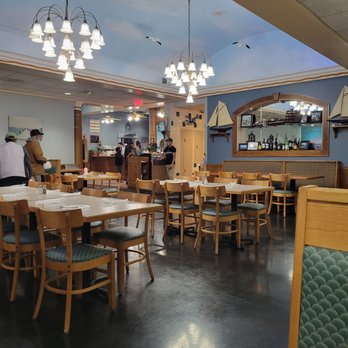 Harbor Inn Seafood Restaurant - Indoors - Seafood Near Me - Charlotte, North Carolina Harbor Inn Seafood Restaurant - Indoors - Seafood Near Me - Charlotte, North Carolina