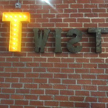 Twist Eatery - Breakfast & Brunch Near Me - El Segundo, California Twist Eatery - Breakfast & Brunch Near Me - El Segundo, California