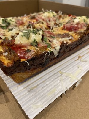 Descendant Detroit Style Pizza by null