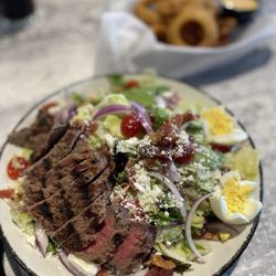 Red Rock Cafe And Sports Bar - Steak salad