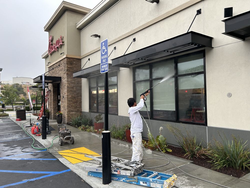 Slide of El Lay Construction