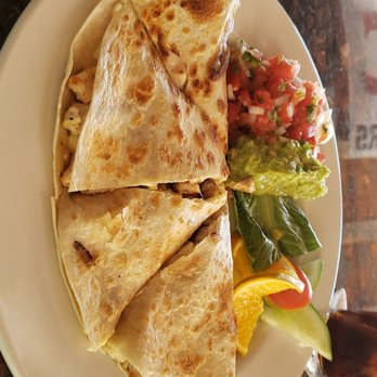 Chappy's - Best Chicken Quesadilla EVER!!! - Mexican Near Me - Puerto Vallarta, JAL