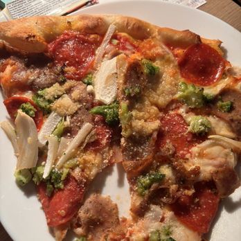 Jacaranda Pizzeria Restaurant - Pizza Fantasia - Pizza Near Me - Plantation, Florida