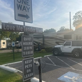 Graceland RV Park and Campground - Campgrounds Near Me - Memphis, Tennessee Graceland RV Park and Campground - Campgrounds Near Me - Memphis, Tennessee