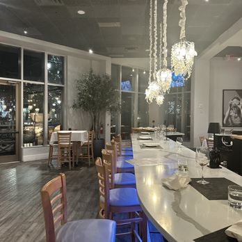 Leo's Italian Social - Italian Near Me - Charlotte, North Carolina