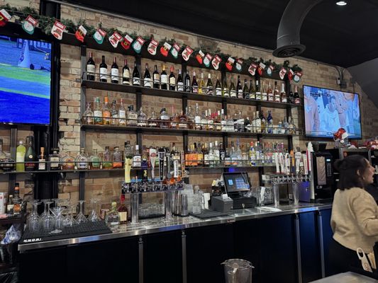 Fratelli’s Kitchen & Bar by null