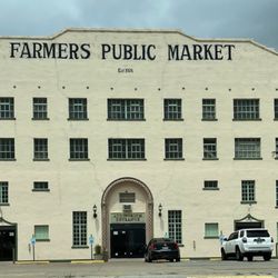 Farmer's Public Market - Front of the bldg and entrance.